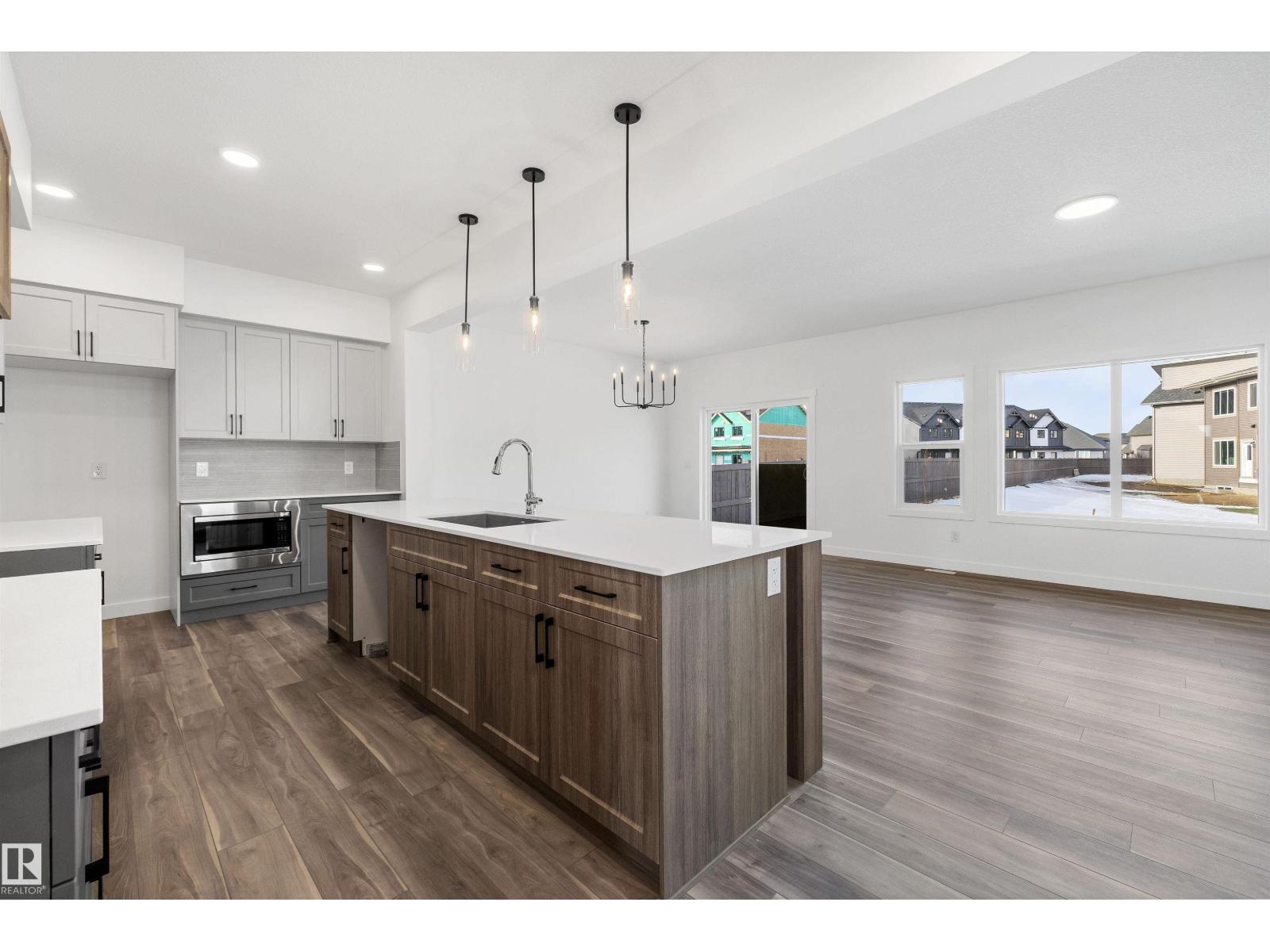19428 25 AV NW - 11