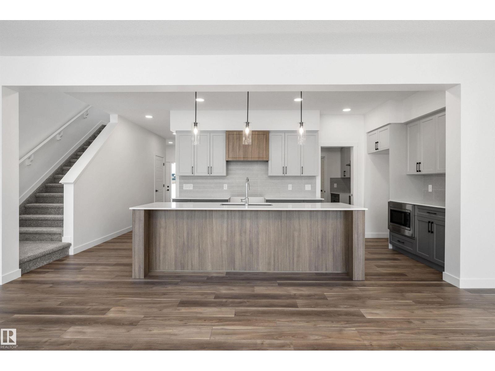 19428 25 AV NW - 14