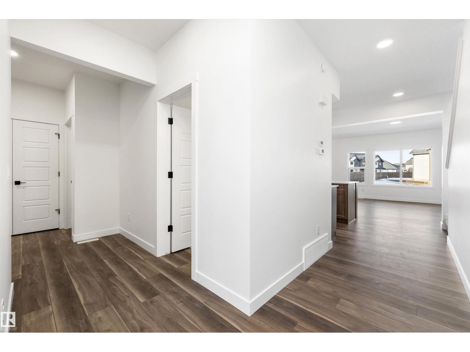 19428 25 AV NW - 4