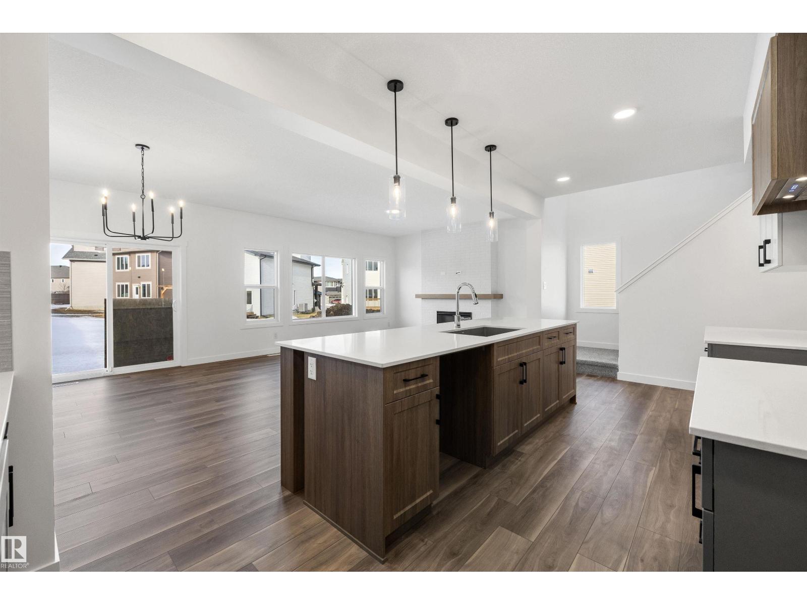 19428 25 AV NW - 17