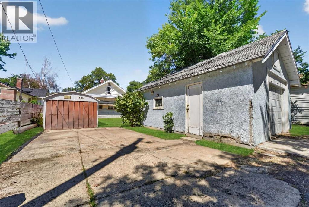 631 14 Street S - 37