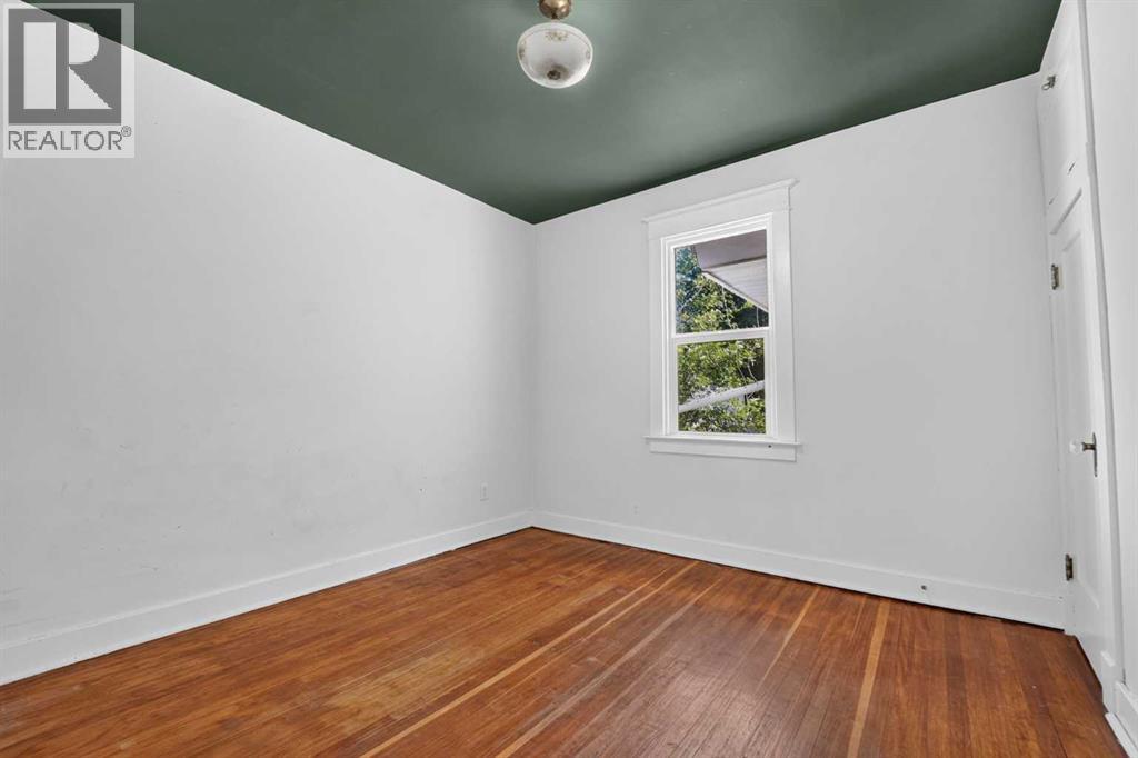 631 14 Street S - 22