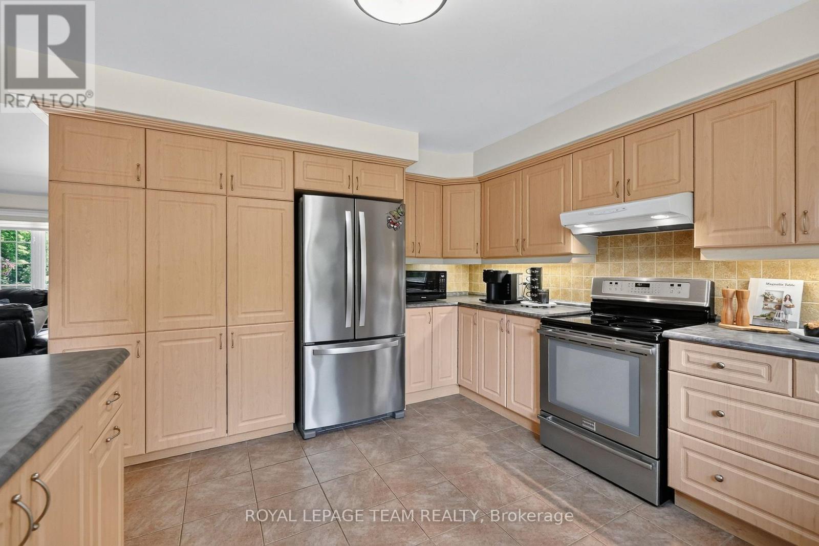 8115 ADAM BAKER WAY, Ottawa. Luxury613. By Peter Sagos - Image 13