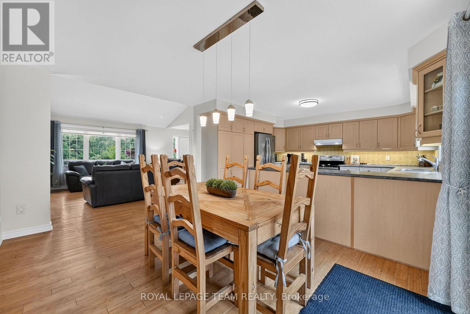 8115 ADAM BAKER WAY, Ottawa. Luxury613. By Peter Sagos - Image 15