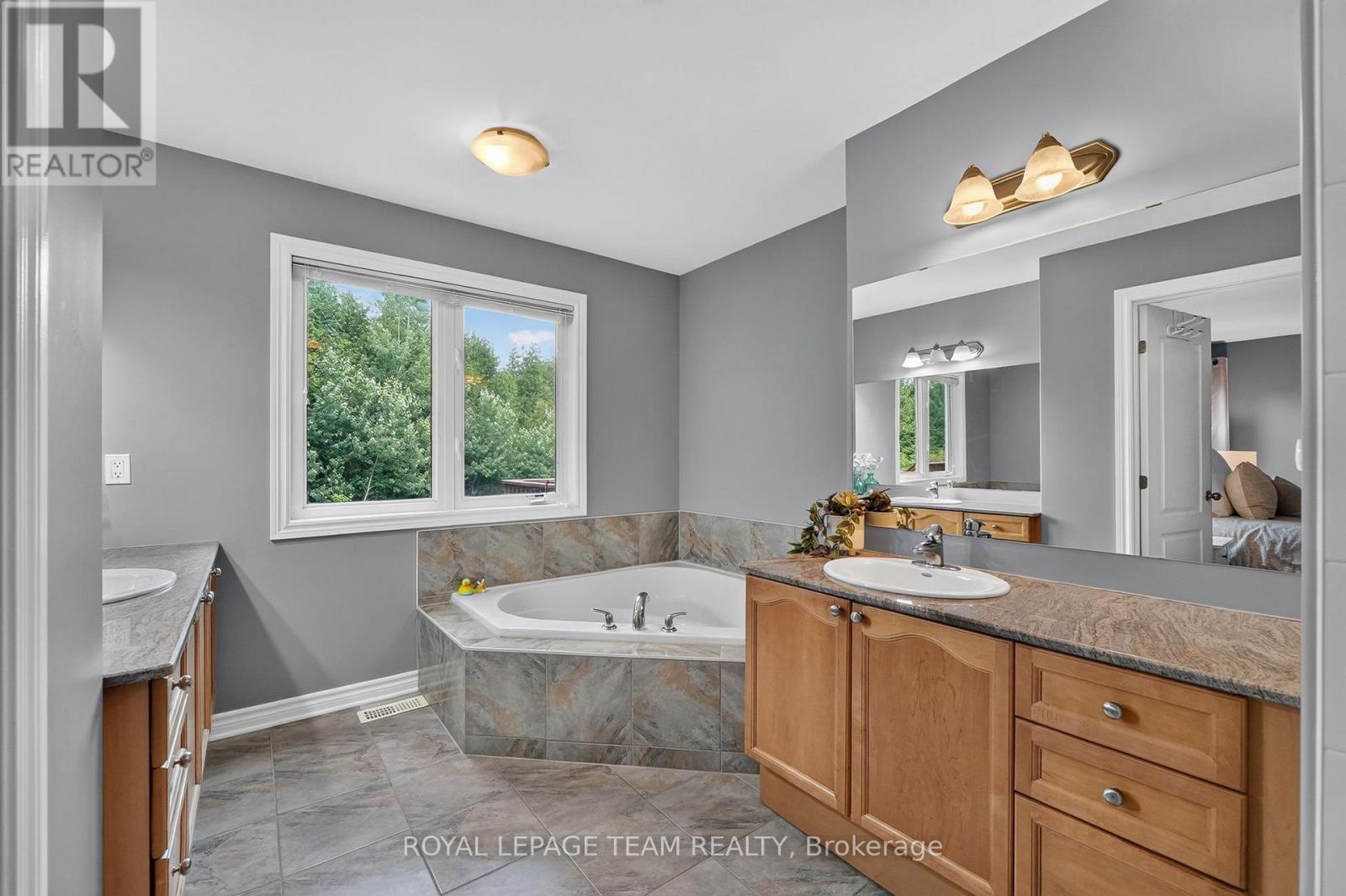 8115 ADAM BAKER WAY, Ottawa. Luxury613. By Peter Sagos - Image 20
