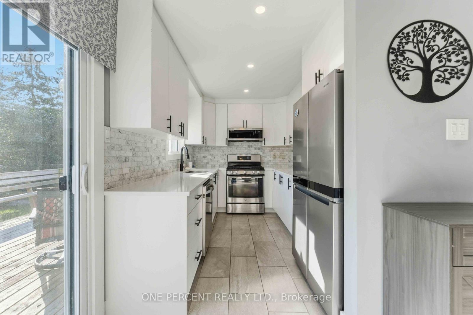 19 AMY STREET, Ottawa. Luxury613. By Peter Sagos - Image 13