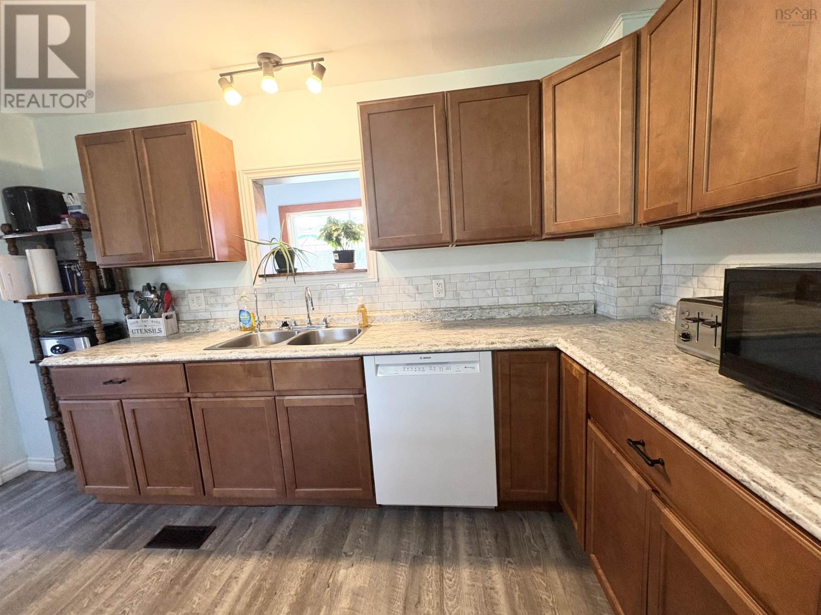 854 Marshdale Road - 10