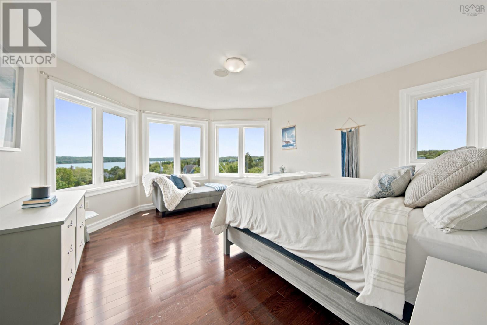 14 Jaycor Court - 27