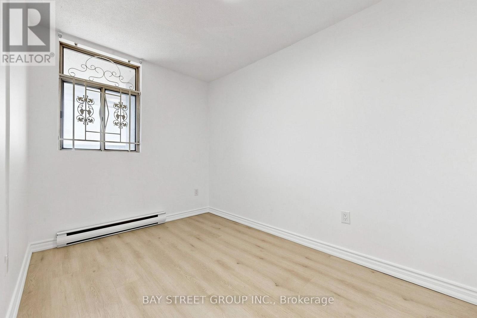 #302 55 SUNNY GLENWAY - 17