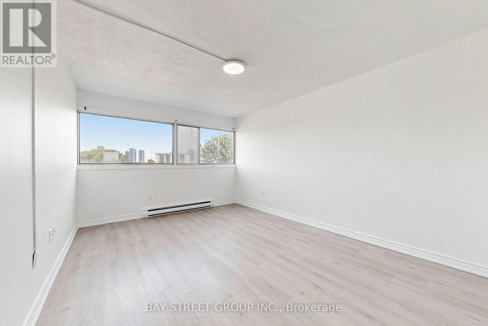 #302 55 SUNNY GLENWAY - 26