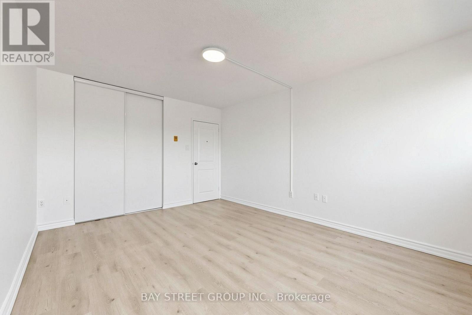 #302 55 SUNNY GLENWAY - 28