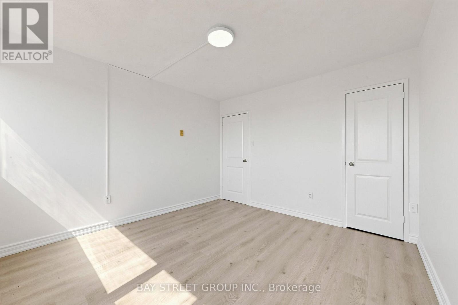 #302 55 SUNNY GLENWAY - 29
