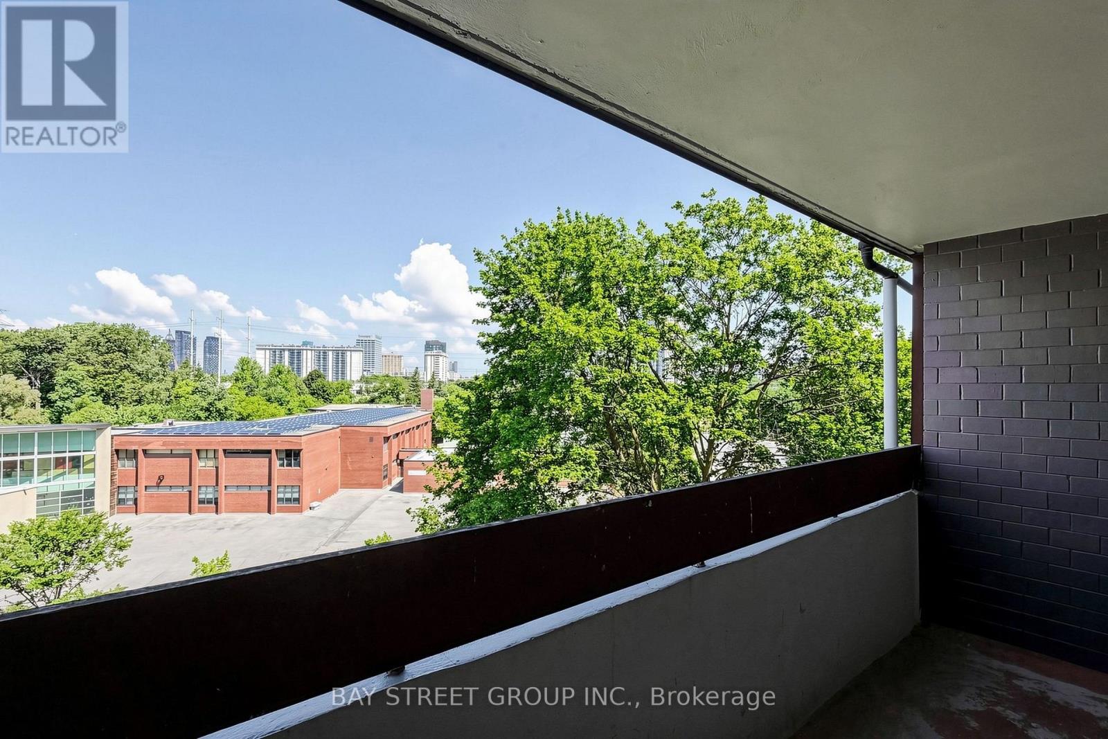 #302 55 SUNNY GLENWAY - 31