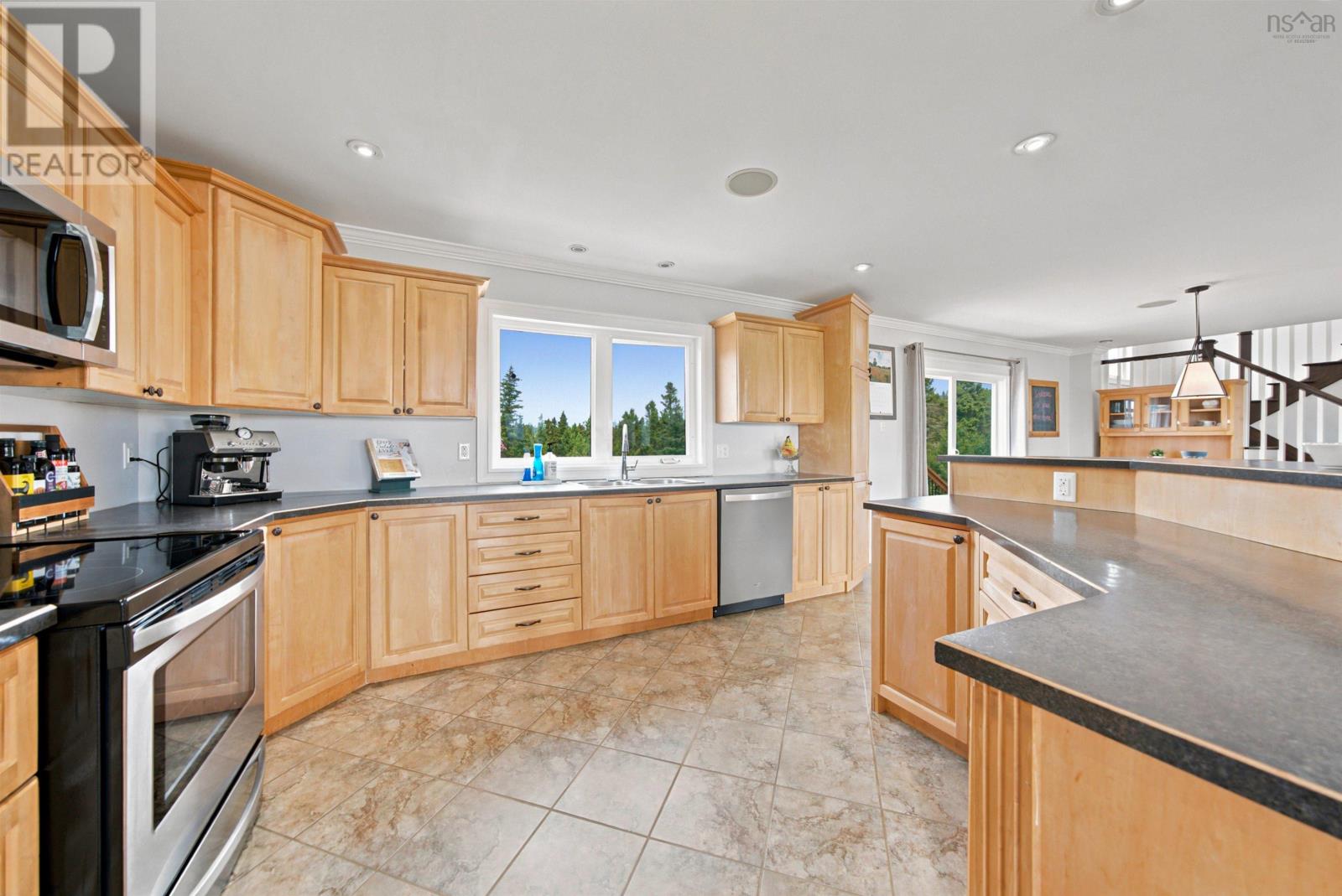 14 Jaycor Court - 6