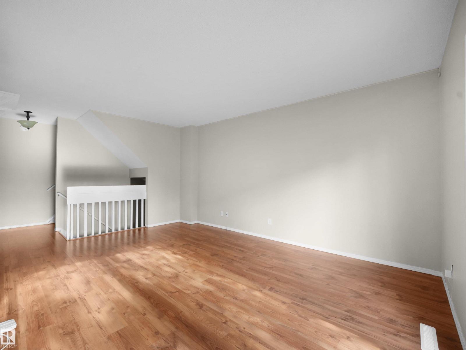 #B 16405 89 AV NW - 15