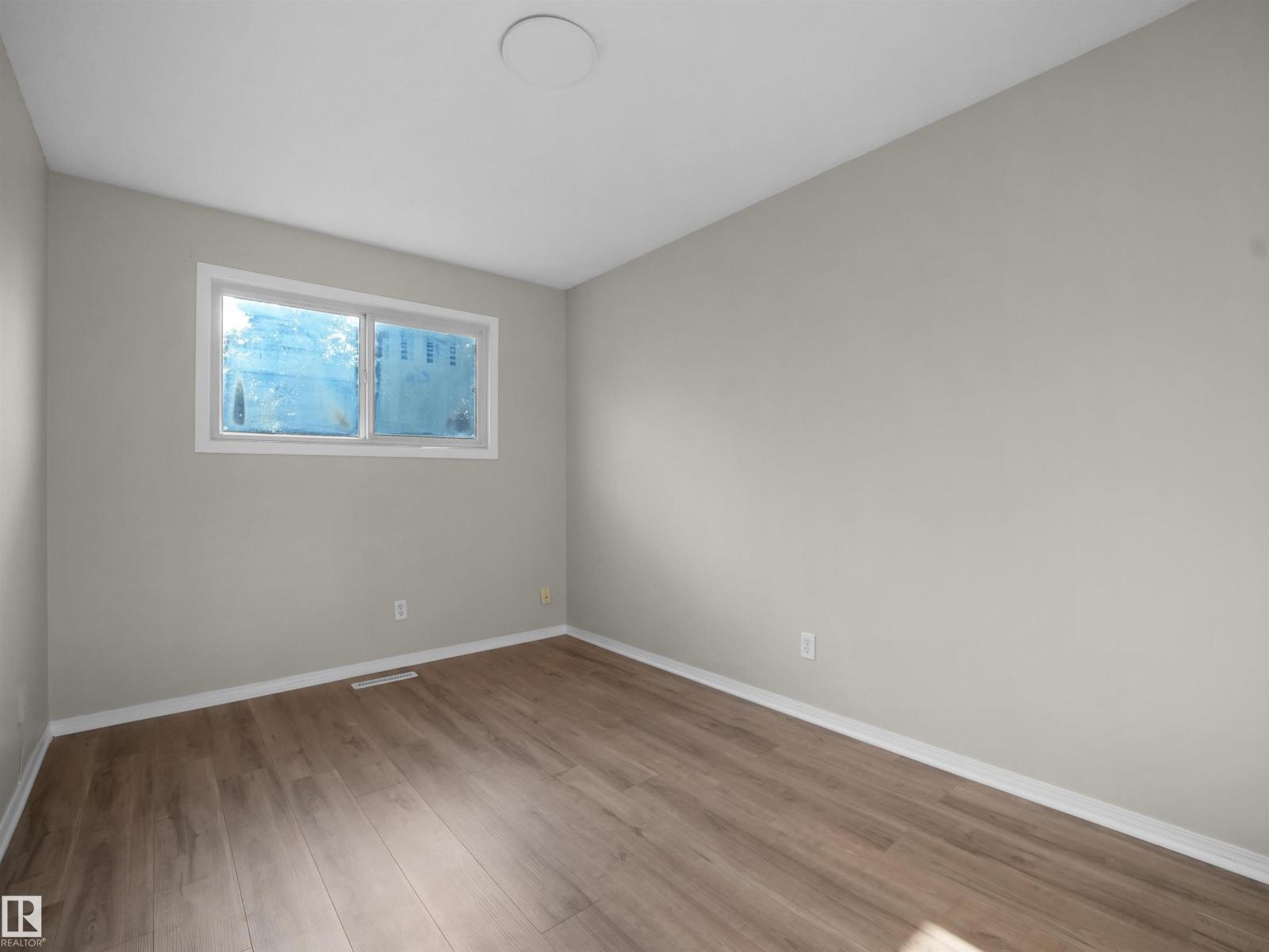 #B 16405 89 AV NW - 22
