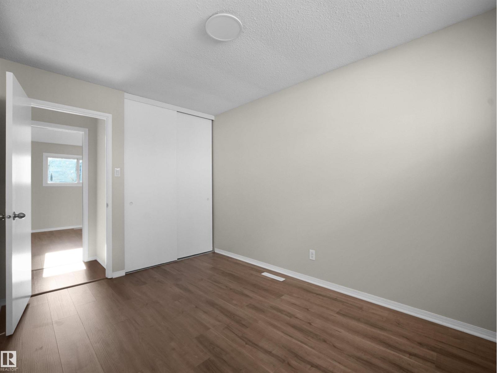 #B 16405 89 AV NW - 25