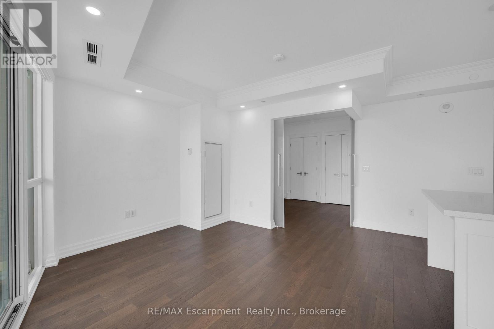 #605 2060 LAKESHORE ROAD - Image 10