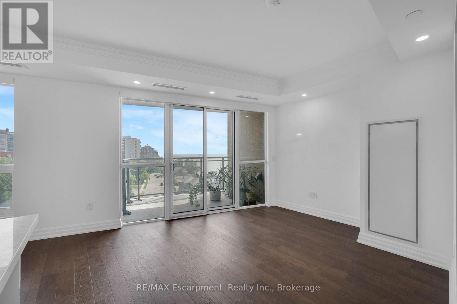 #605 2060 LAKESHORE ROAD - Image 11