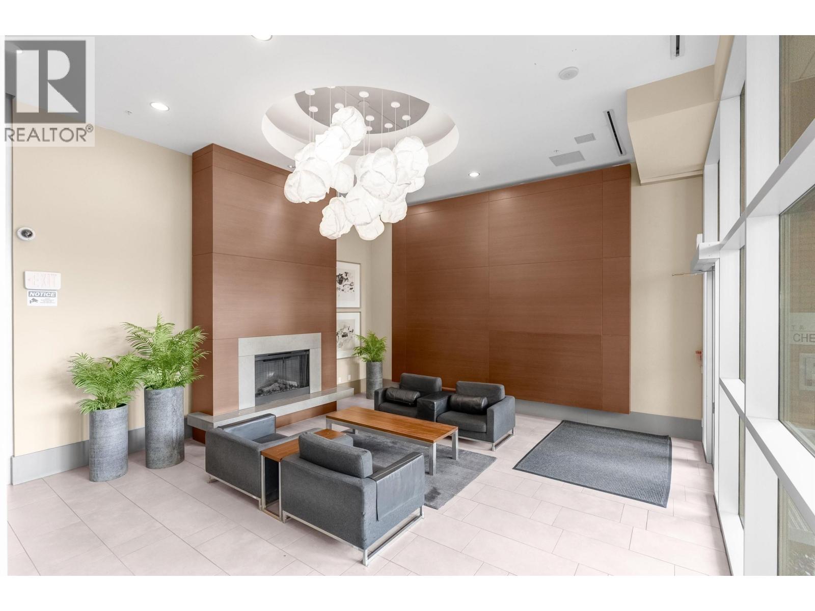 1304 1320 CHESTERFIELD AVENUE, North Vancouver