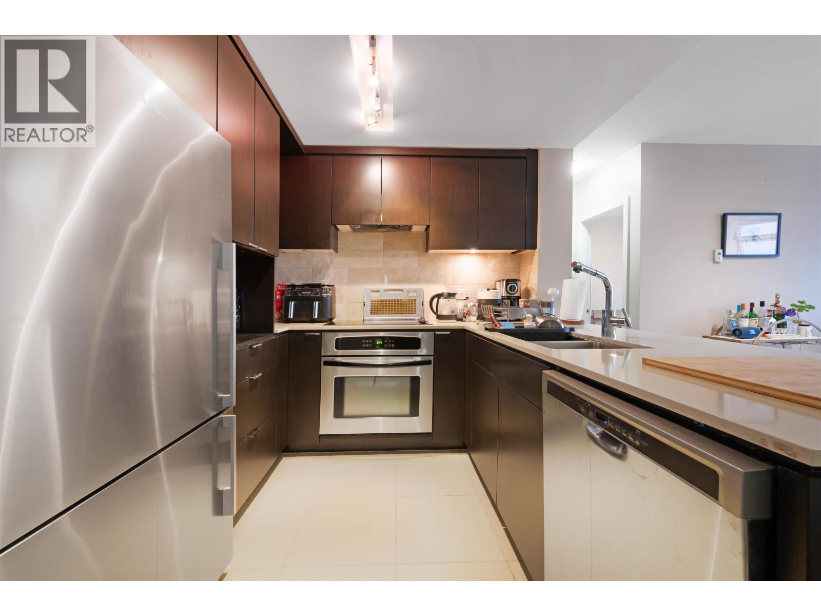 1304 1320 CHESTERFIELD AVENUE, North Vancouver