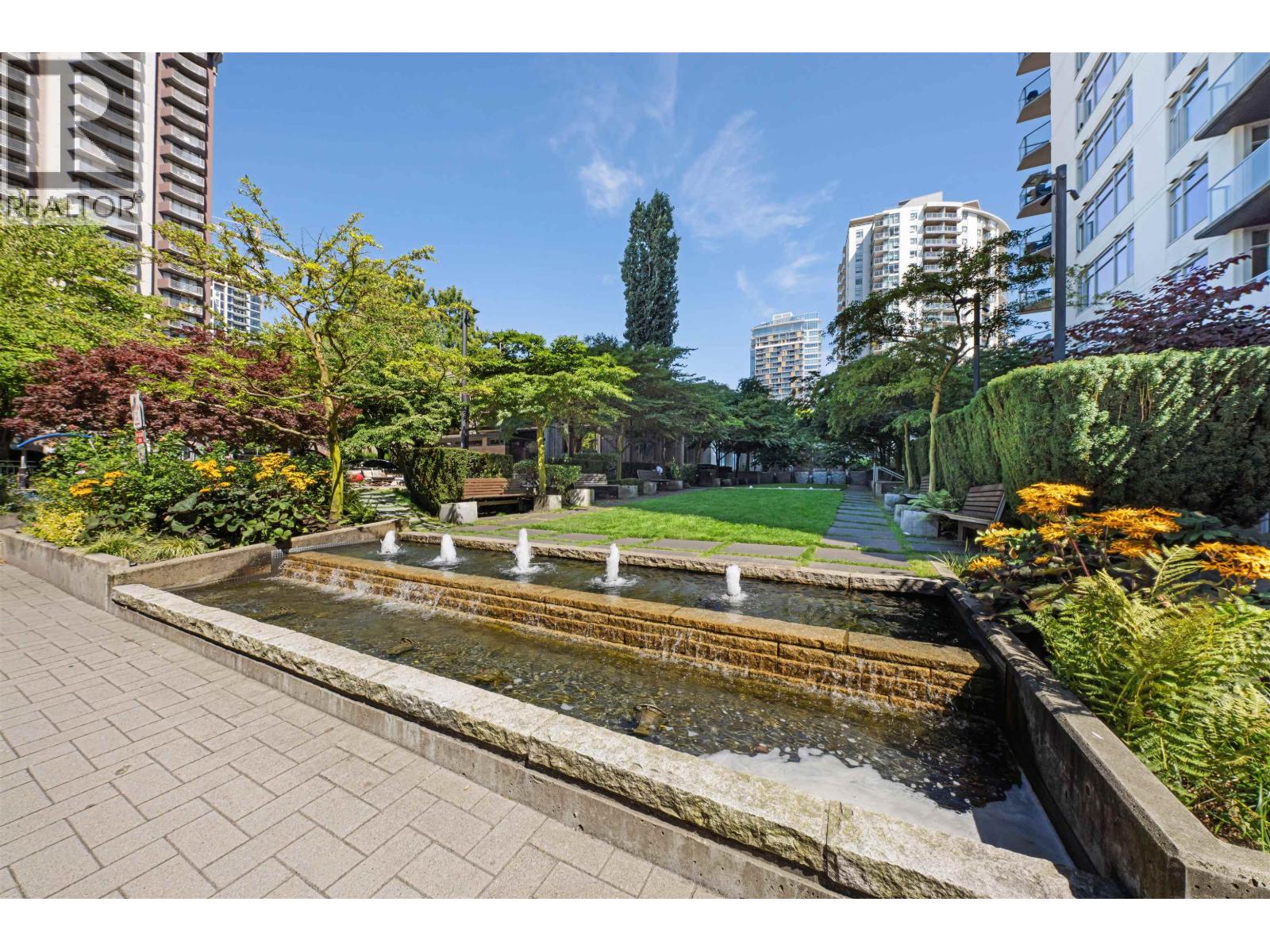 1304 1320 CHESTERFIELD AVENUE, North Vancouver