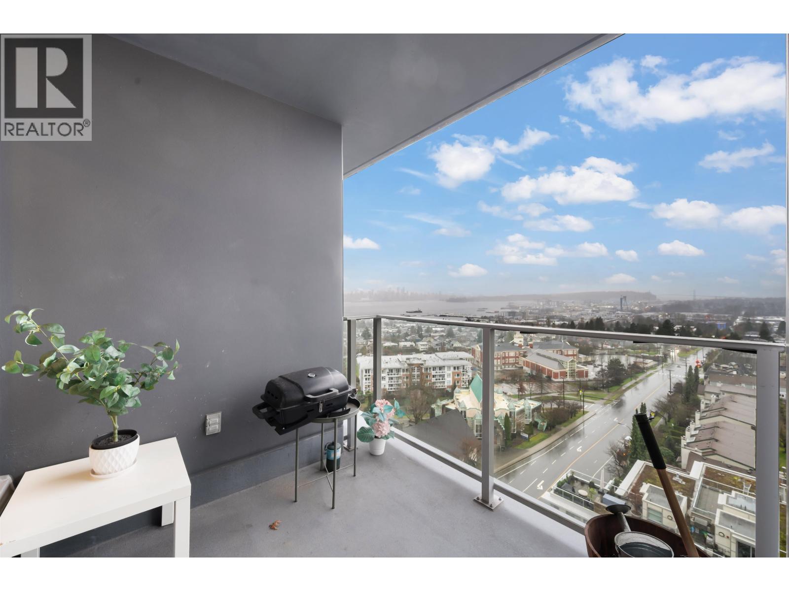1304 1320 CHESTERFIELD AVENUE, North Vancouver