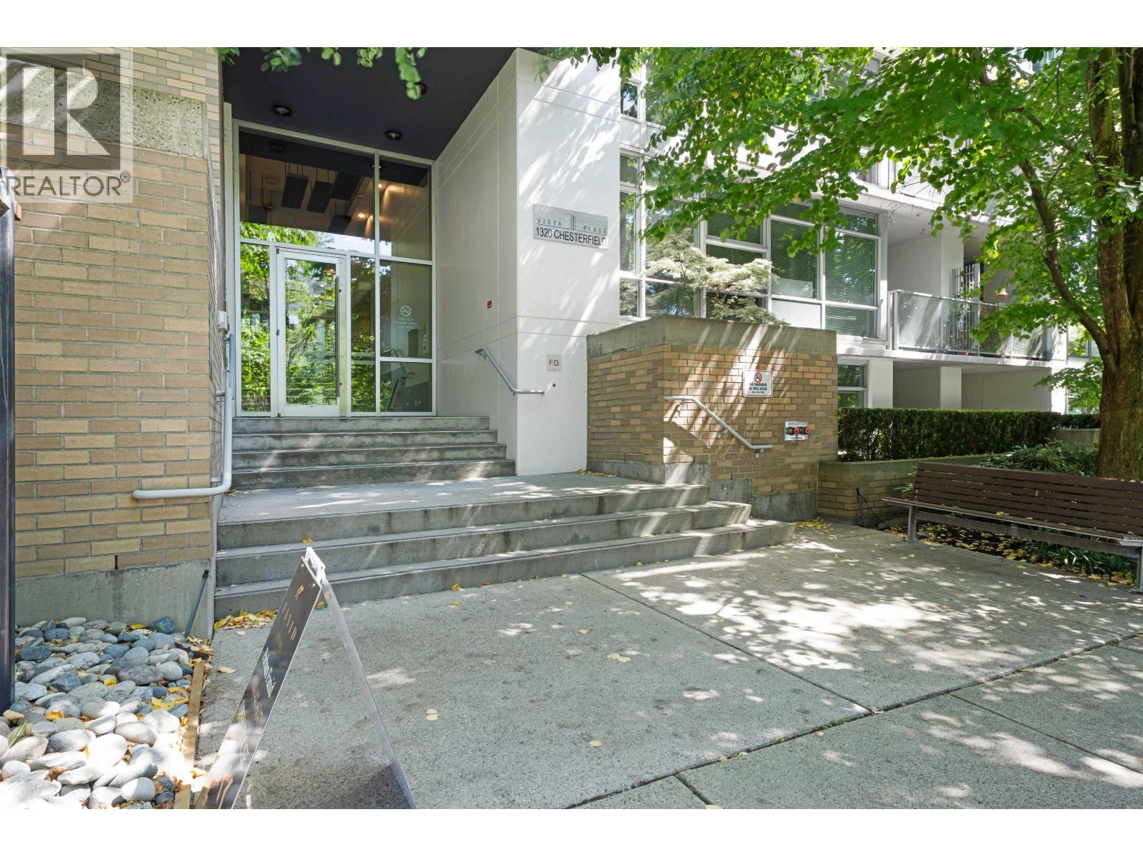 1304 1320 CHESTERFIELD AVENUE, North Vancouver