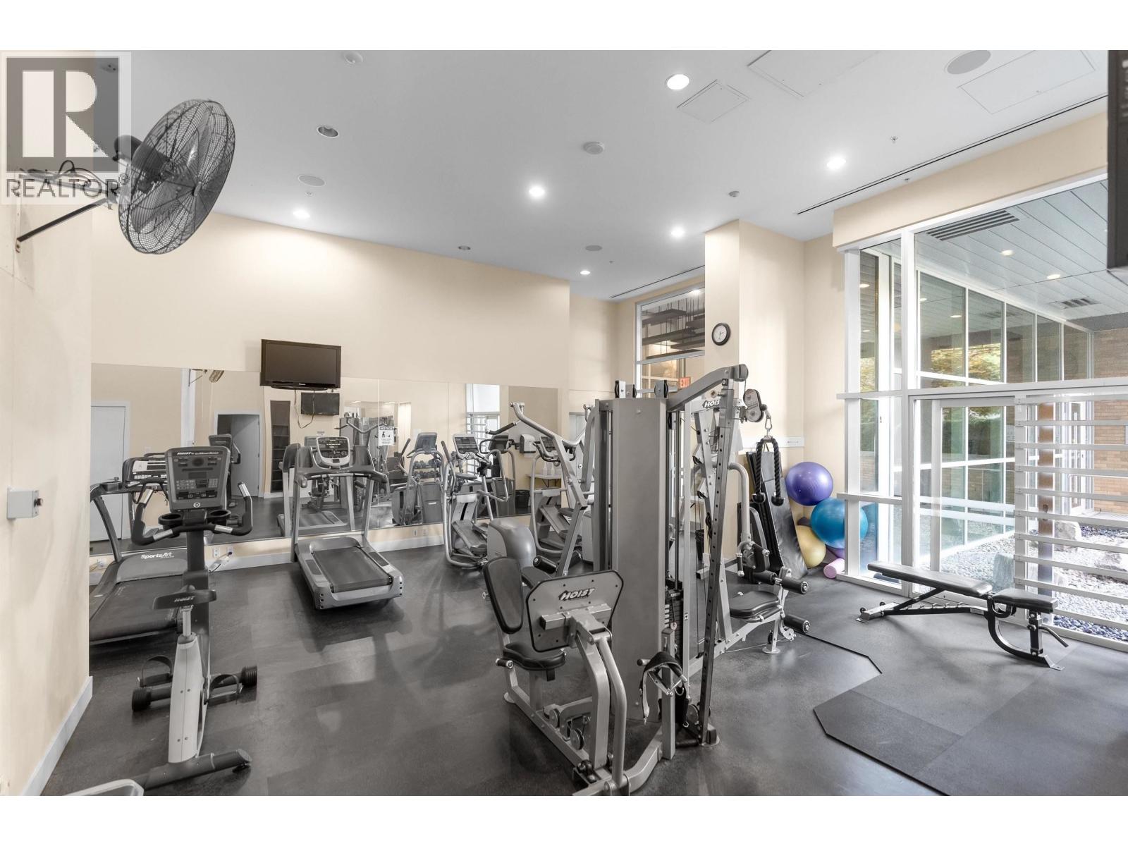 1304 1320 CHESTERFIELD AVENUE, North Vancouver