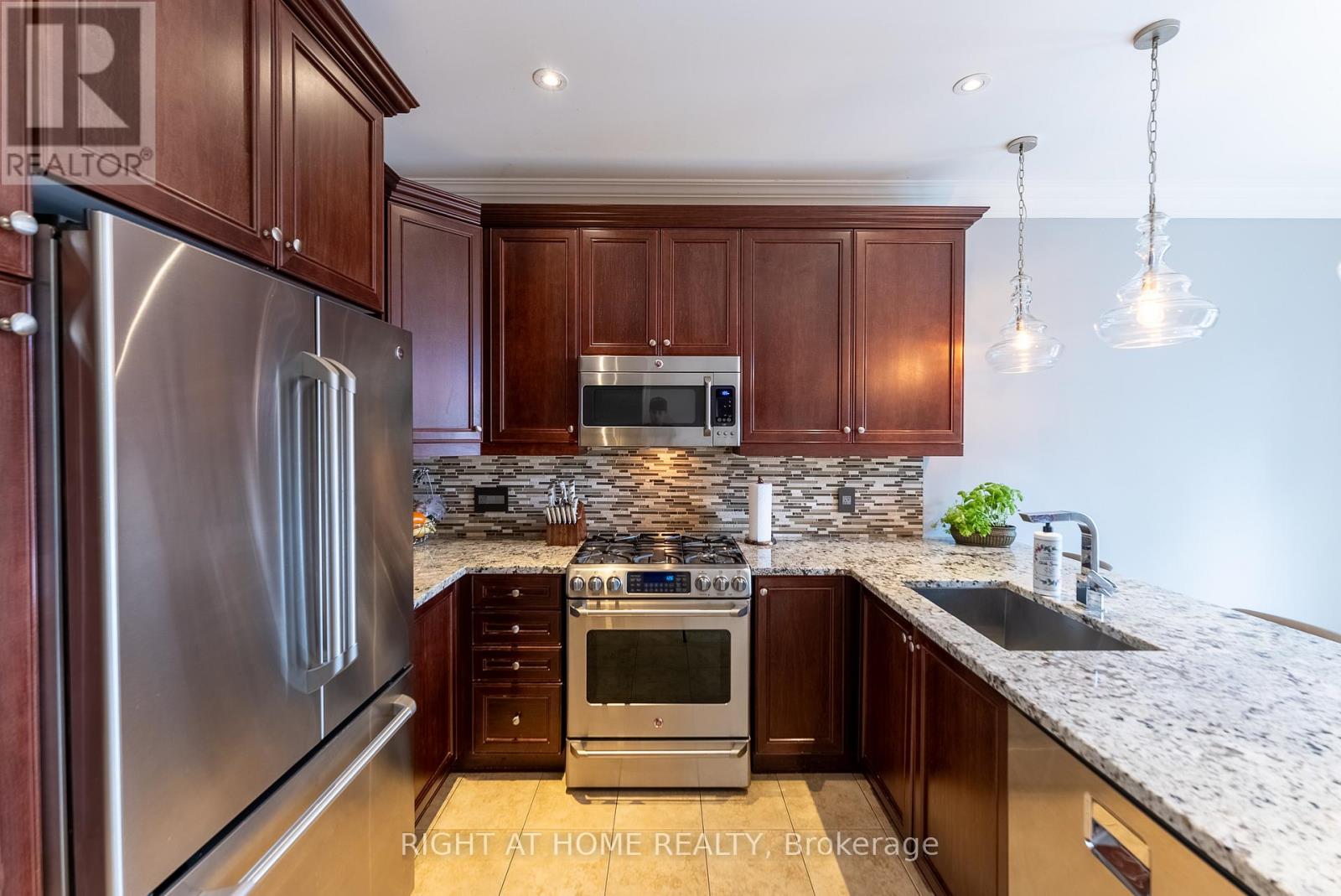 1660 MOYER AVENUE - 13