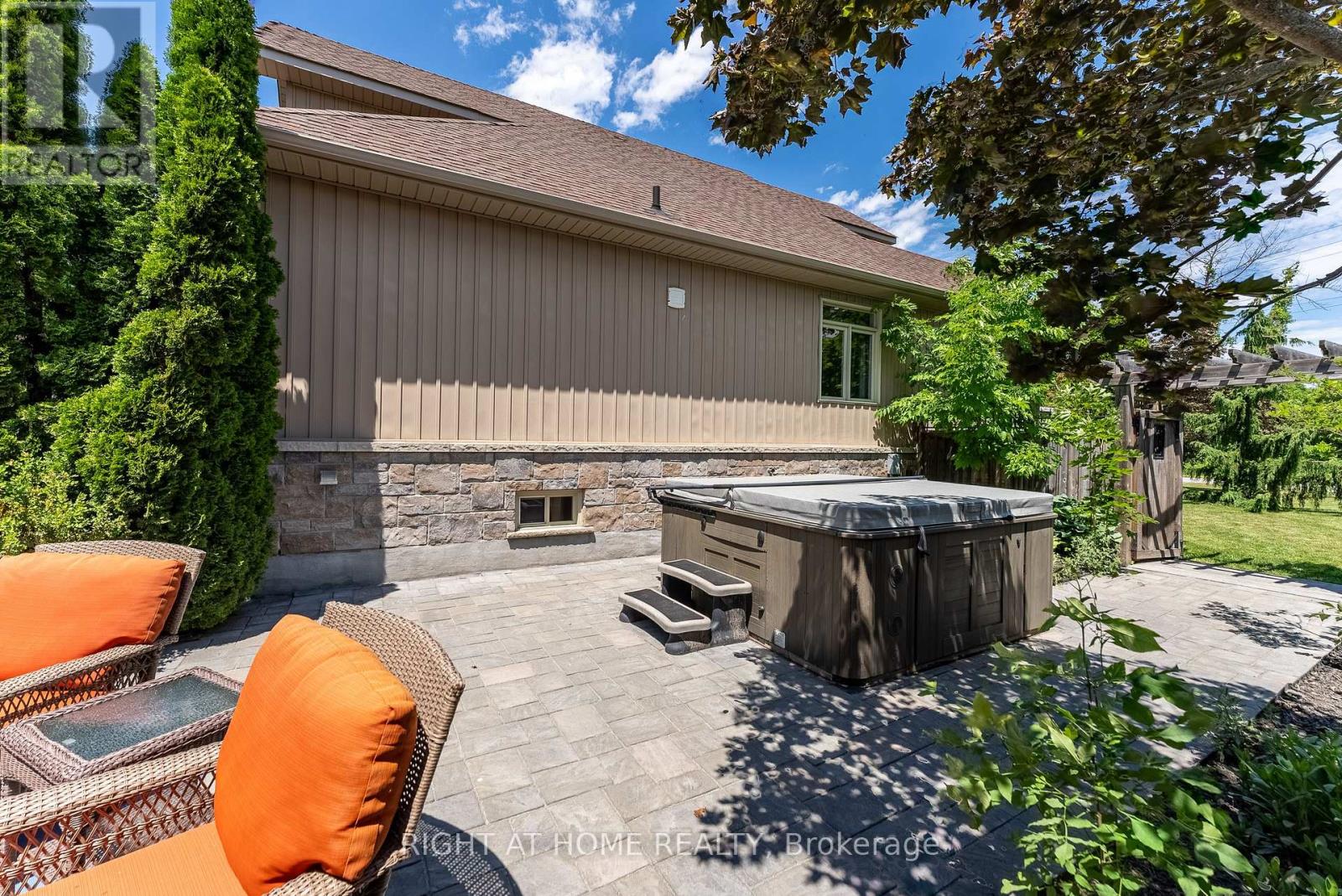 1660 MOYER AVENUE - 37