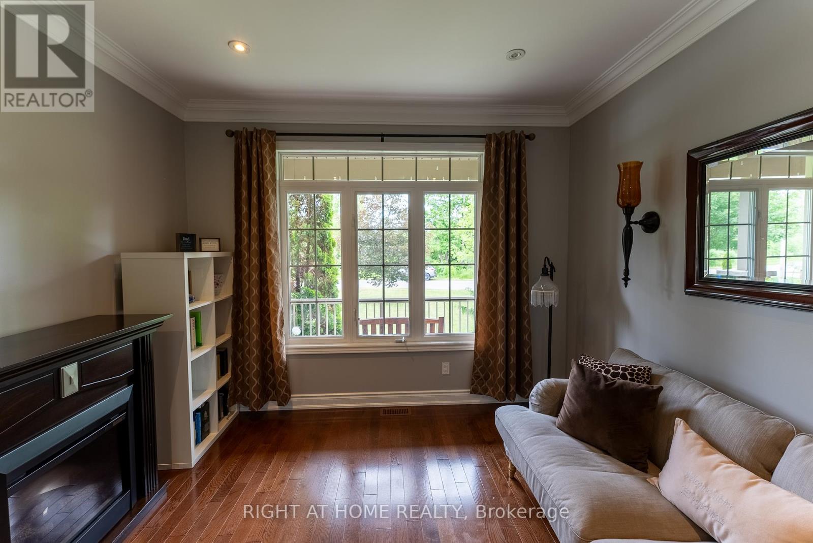 1660 MOYER AVENUE - 4