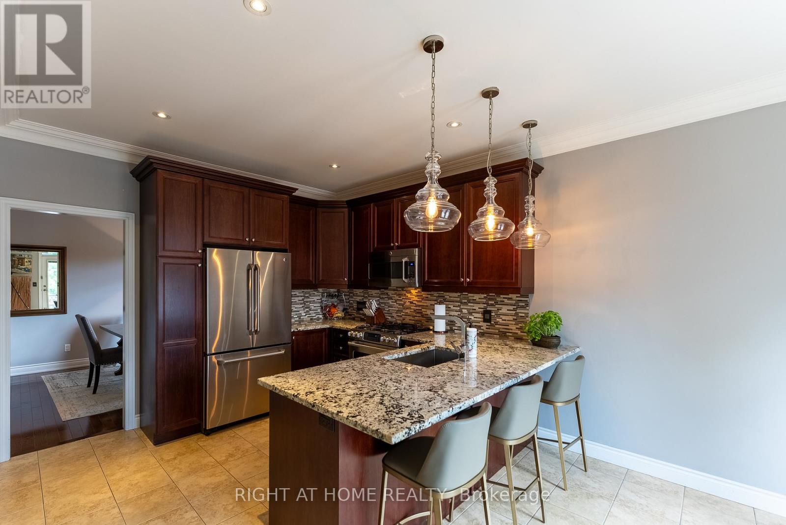 1660 MOYER AVENUE - 9