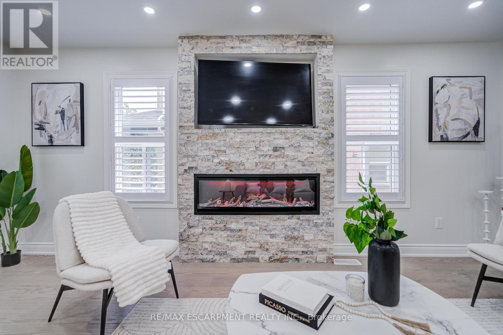 267 FITZGERALD CRESCENT - 10