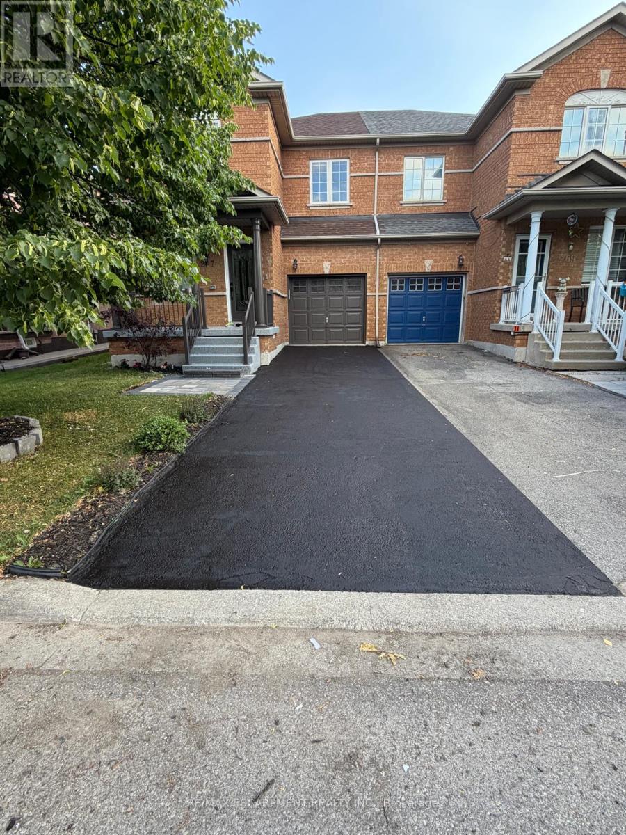 267 FITZGERALD CRESCENT - 2