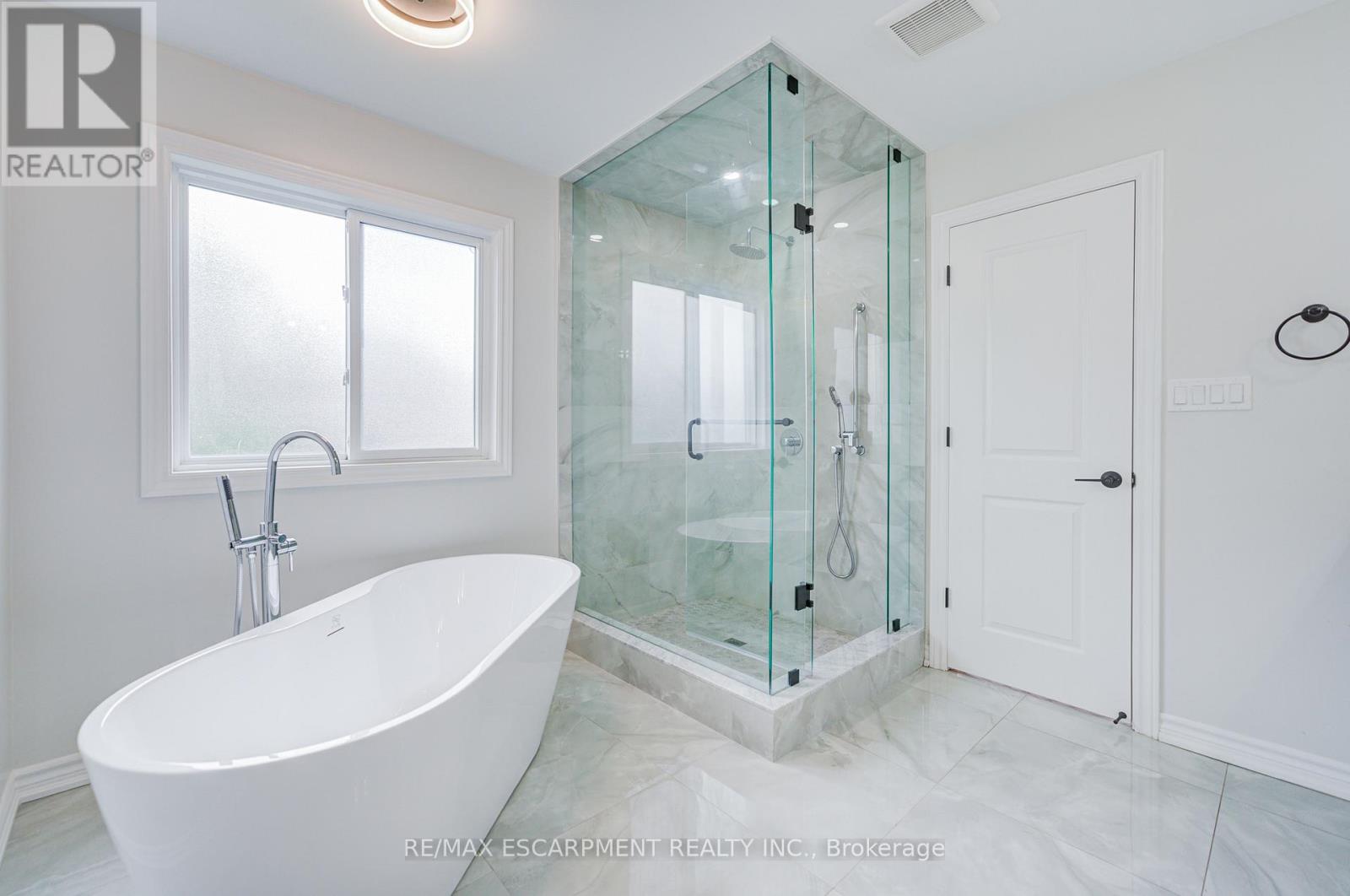 267 FITZGERALD CRESCENT - 32