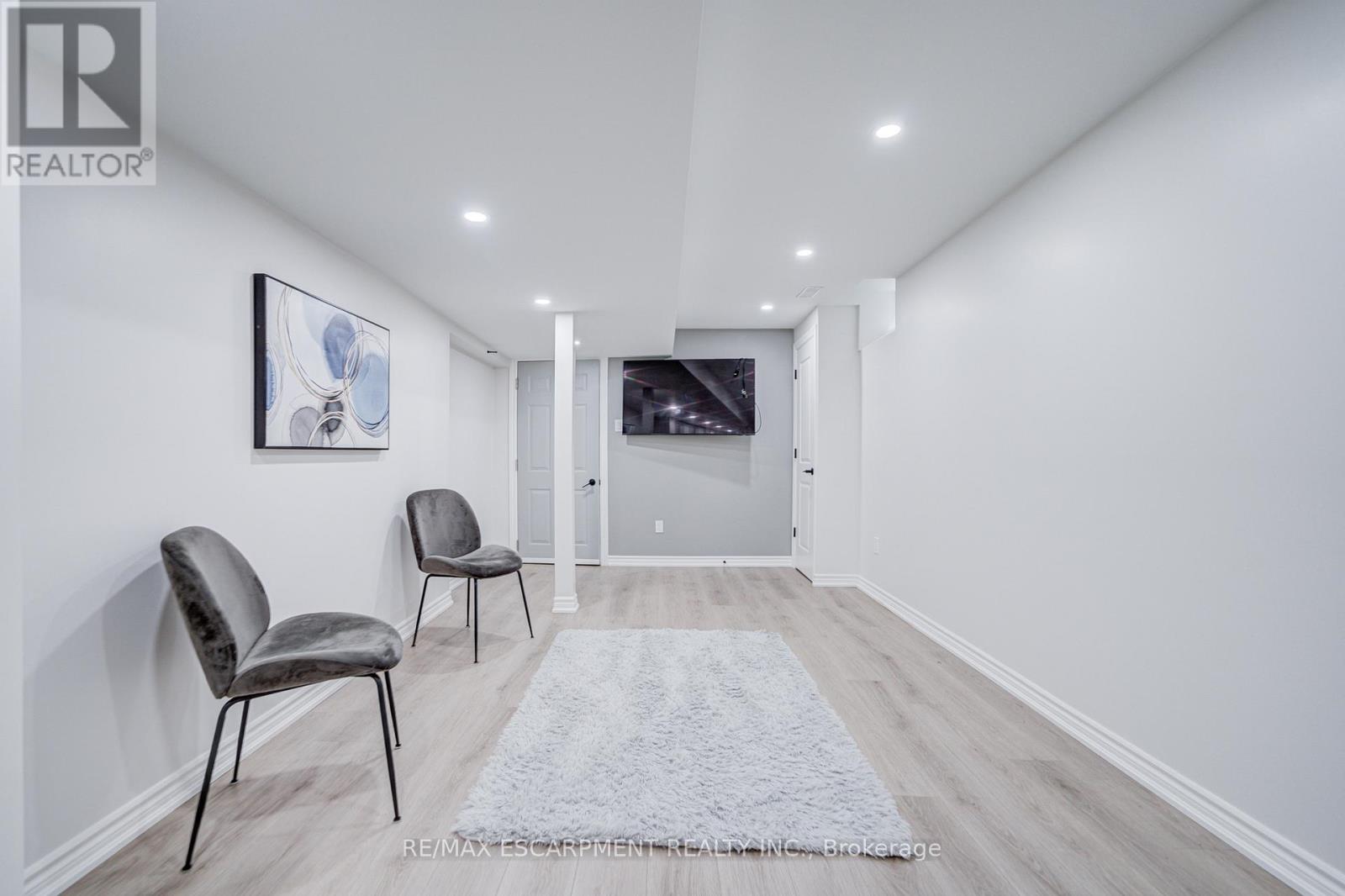 267 FITZGERALD CRESCENT - 39