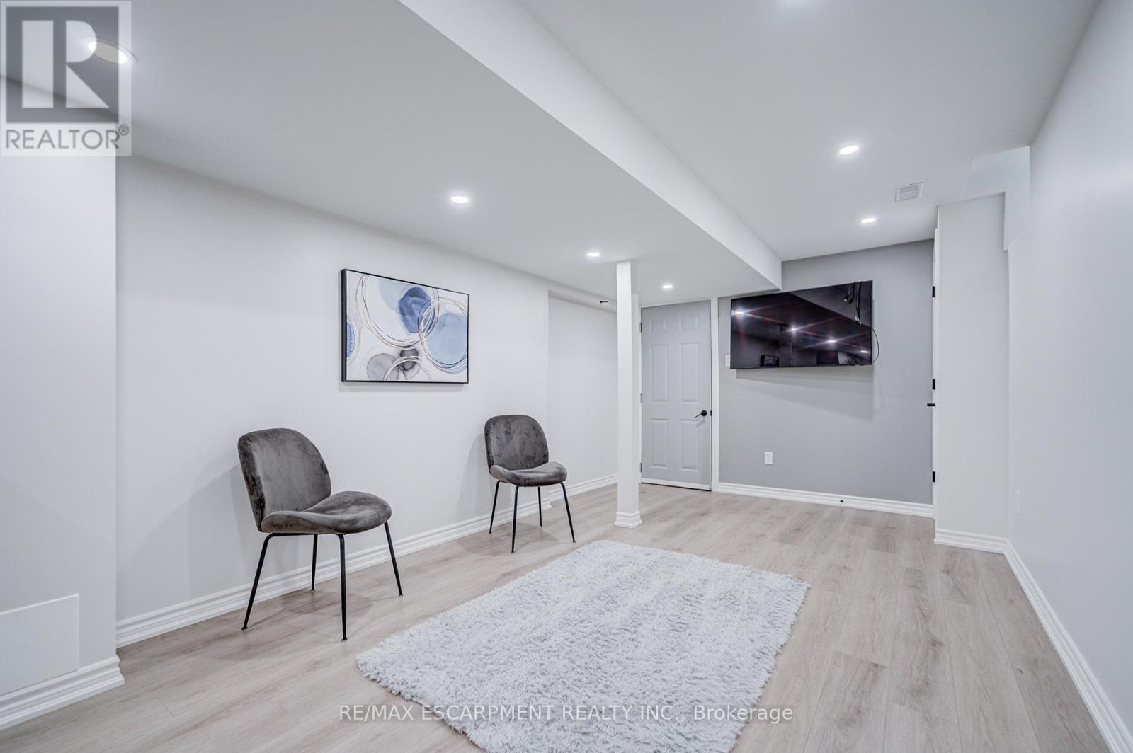 267 FITZGERALD CRESCENT - 40