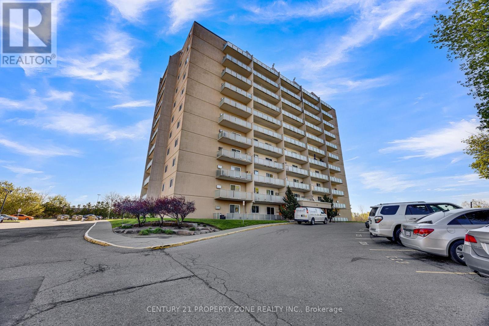 #907 573 MORNINGTON AVENUE - 1