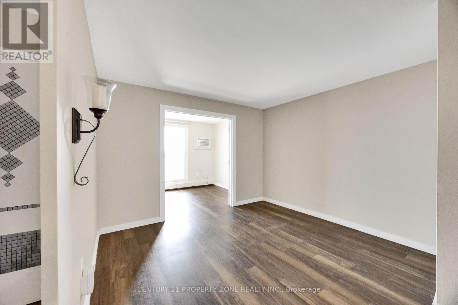 #907 573 MORNINGTON AVENUE - 18