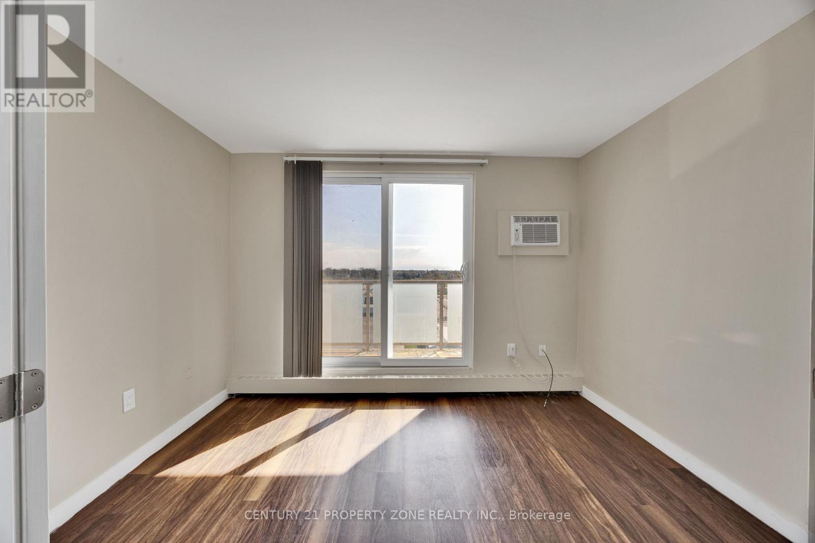 #907 573 MORNINGTON AVENUE - 22
