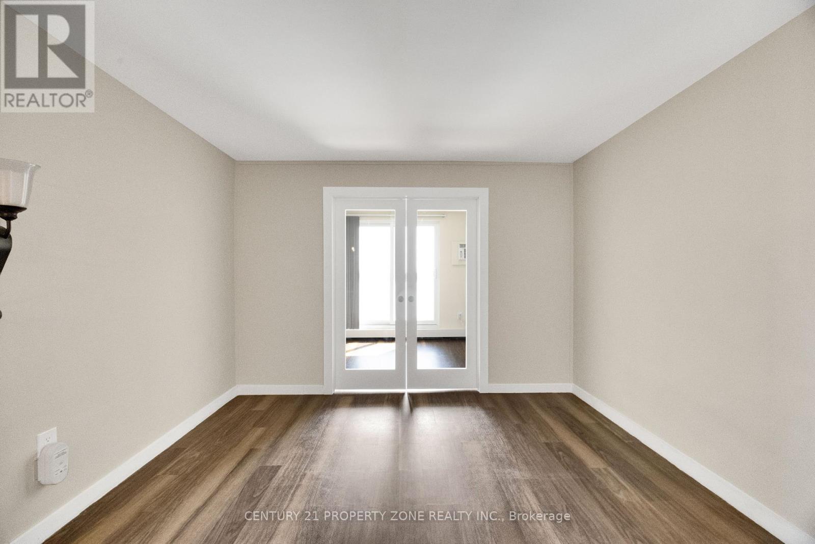 #907 573 MORNINGTON AVENUE - 23