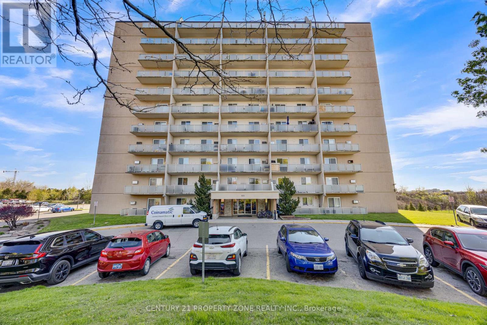 #907 573 MORNINGTON AVENUE - 3
