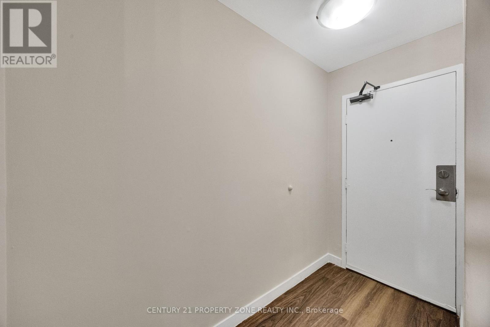 #907 573 MORNINGTON AVENUE - 5