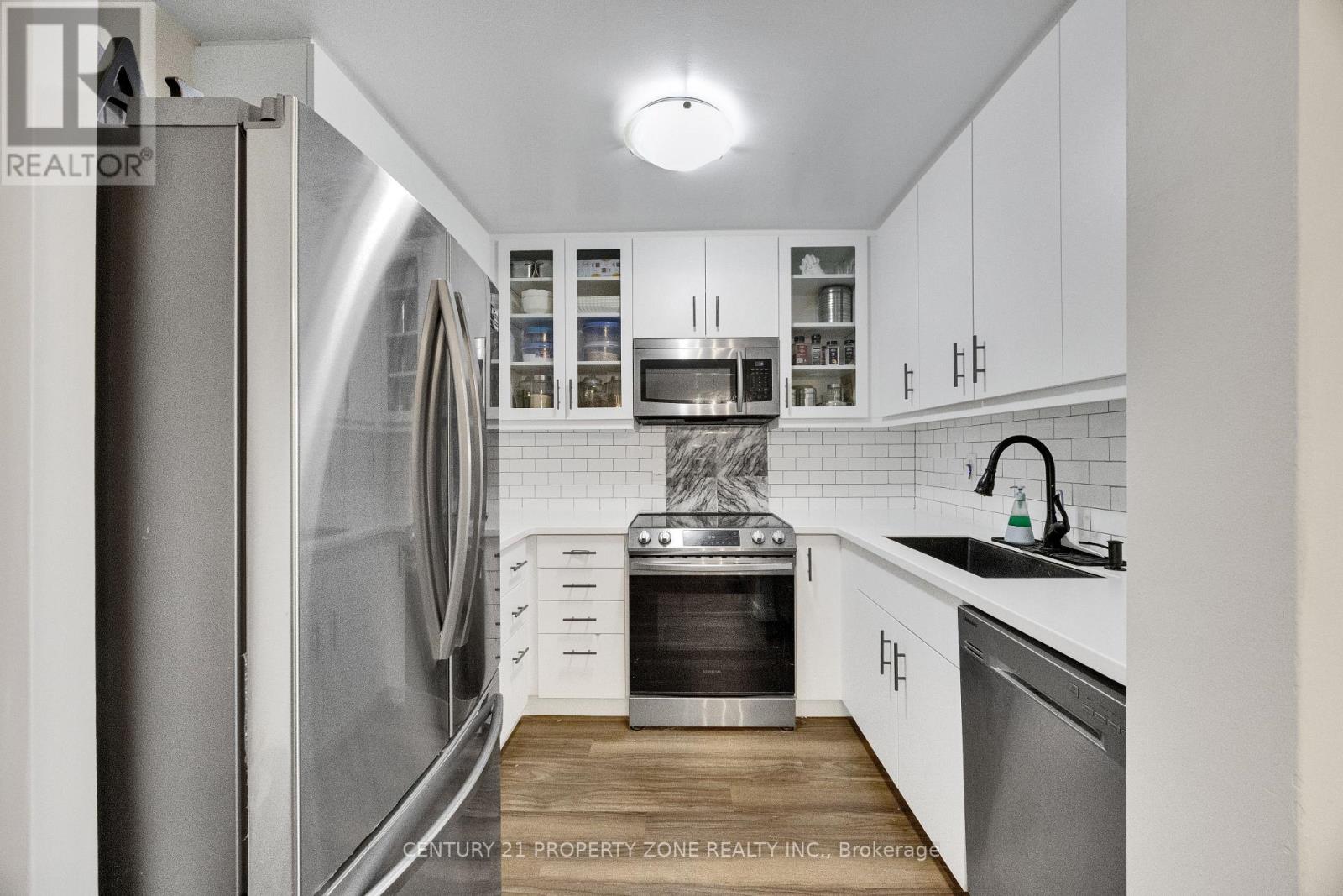#907 573 MORNINGTON AVENUE - 7