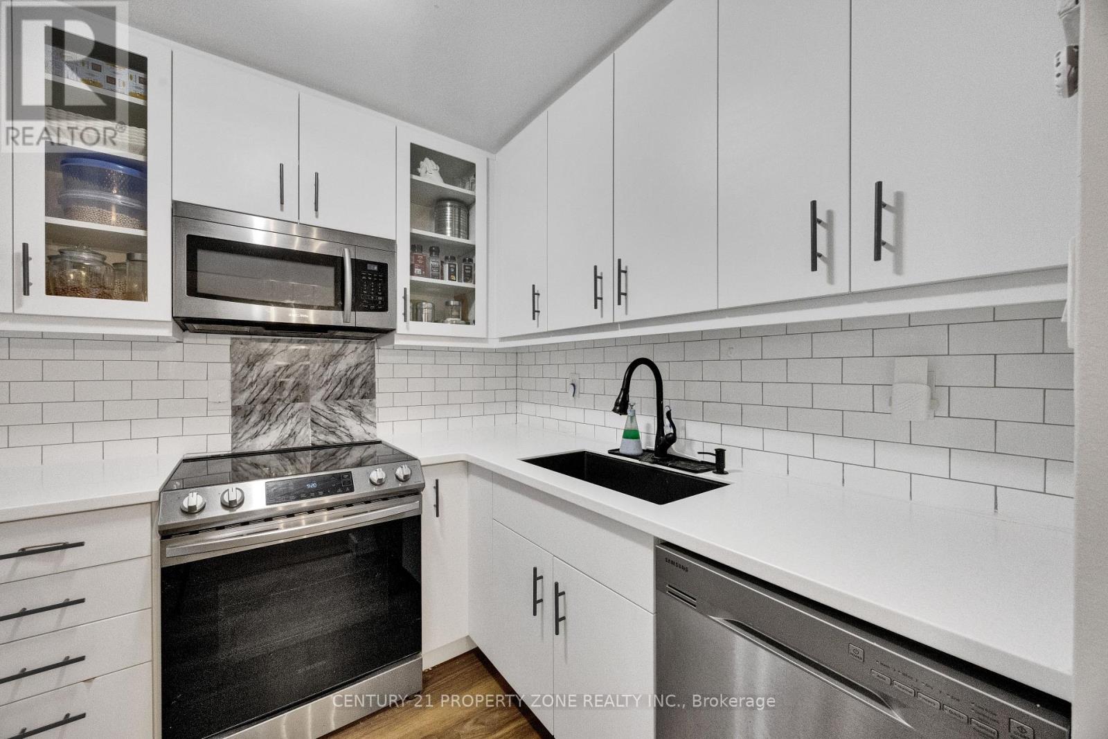 #907 573 MORNINGTON AVENUE - 8