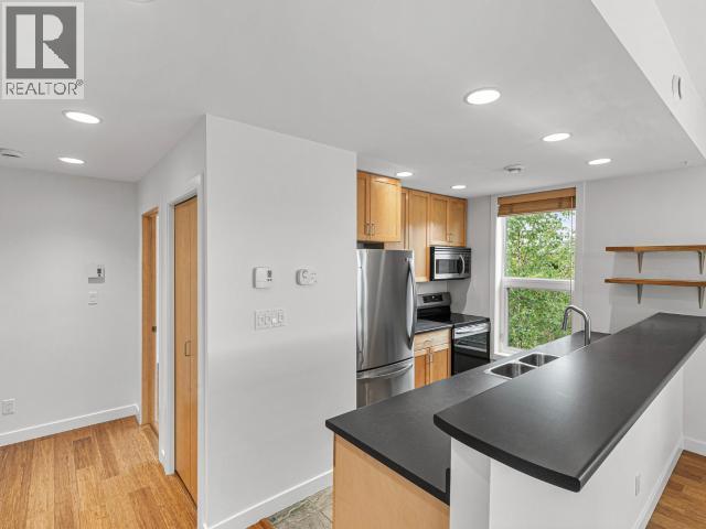 202-301 HAWKINS STREET - 11