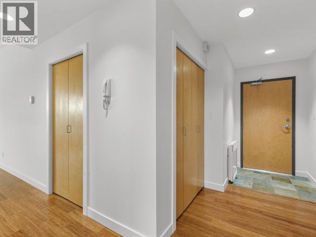 202-301 HAWKINS STREET - 22