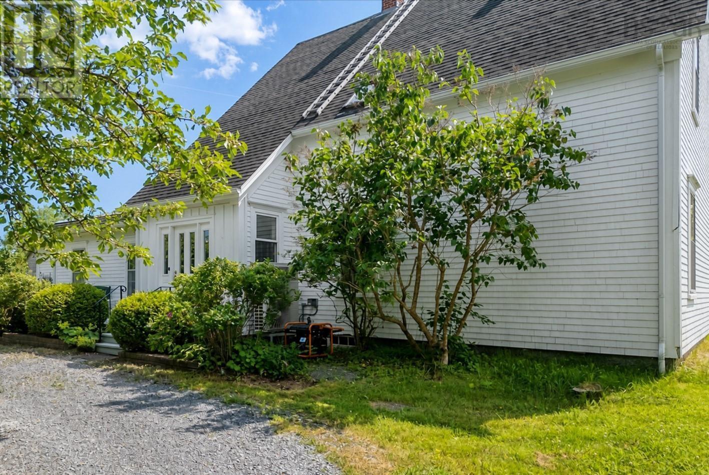 4-bedroom home for sale at 1036 Oakland Road, 1031 Oakland Road, Oakland ON · photo 11 of 50