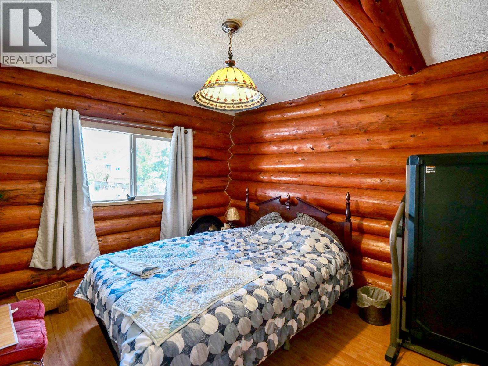 1929 BEACH CRESCENT - 14